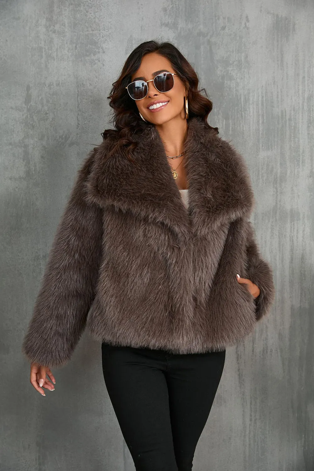 Black Shawl Lapel Short Fitted Women Faux Fur Coat
