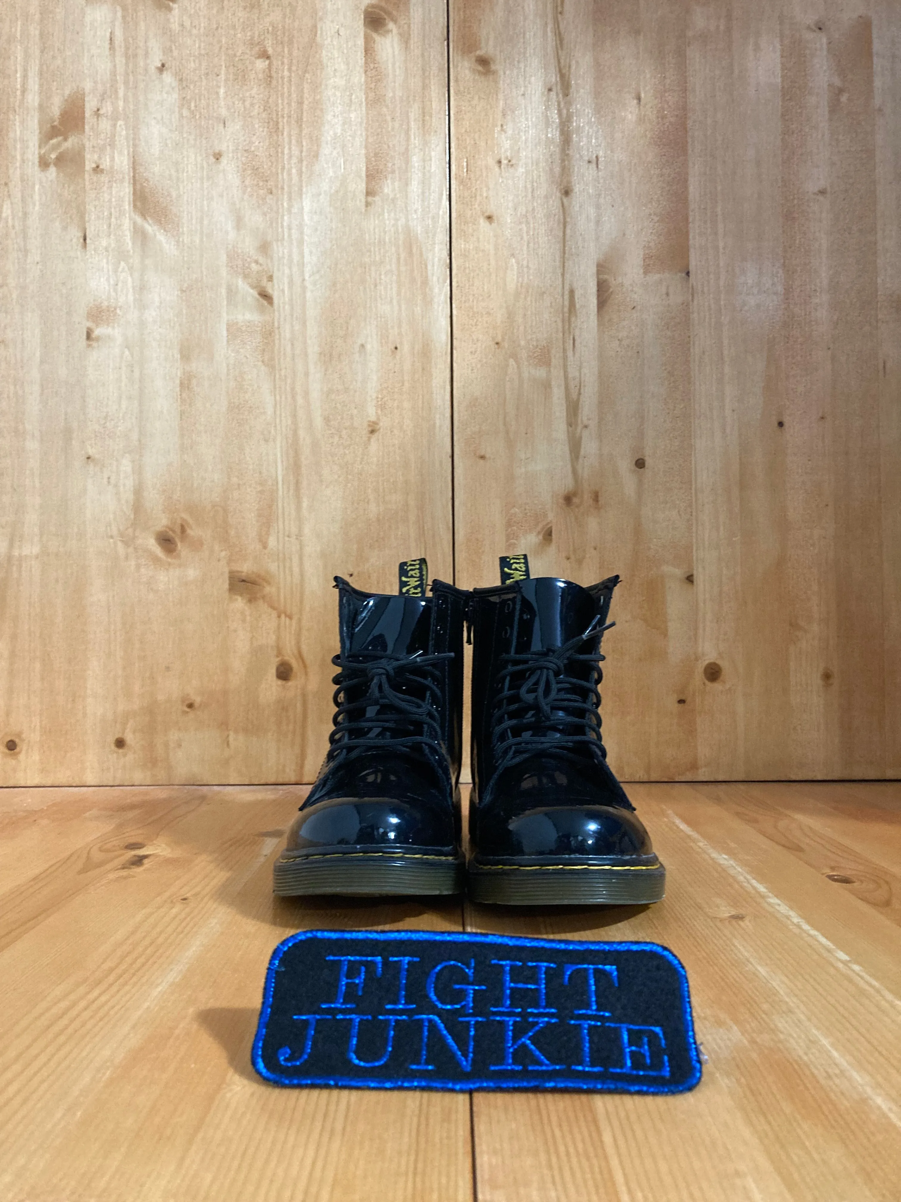 DR MARTENS DOC MARTENS AIRWAIR Women's Size 5 Patent Leather 8 Eye Lace Up Boots Black
