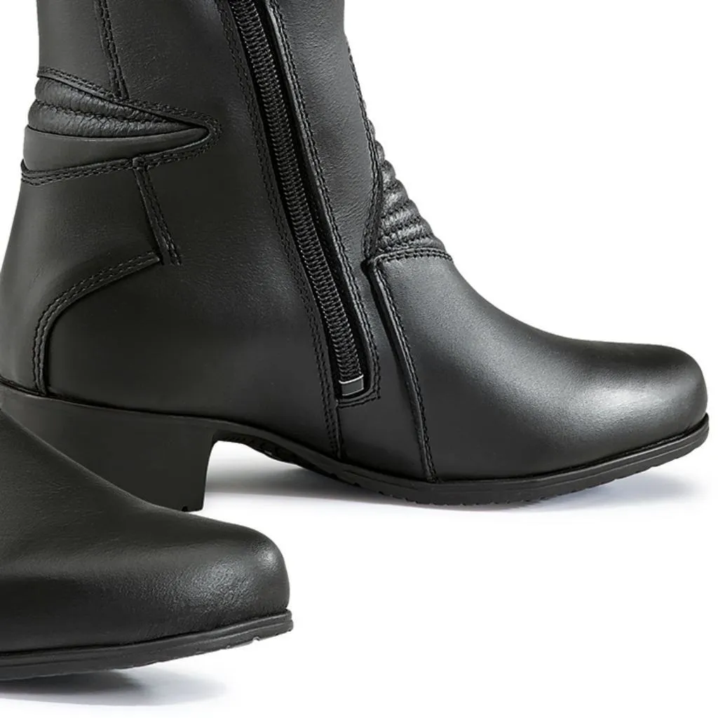 Forma Ruby Boots for Women